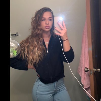 Profile Picture of Olivia ✨ (@OliviaOrvik) on Twitter