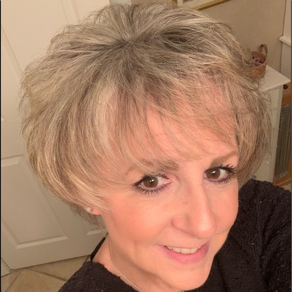 Profile Picture of Pamela Stempien (@pamelastempien) on Poshmark