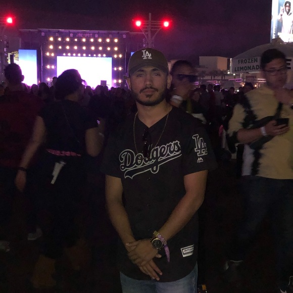 Profile Picture of Chris Ortiz (@chr1s0rt1z) on Poshmark