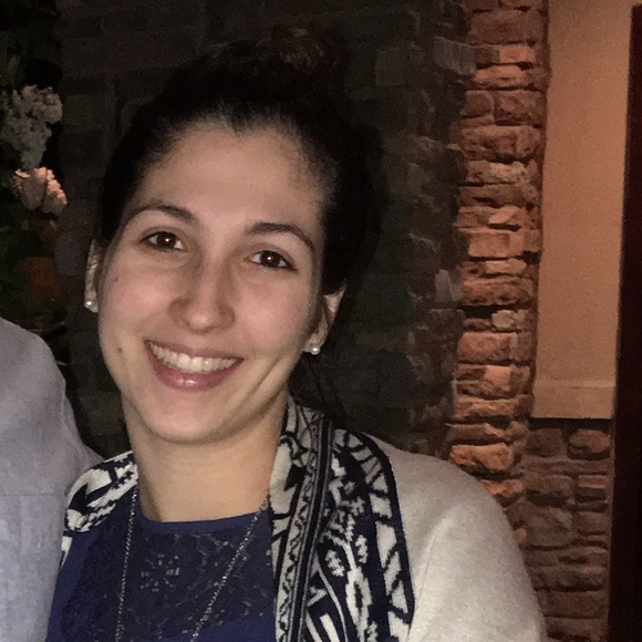 Profile Picture of Amanda Steenburgh (@manda812) on Poshmark