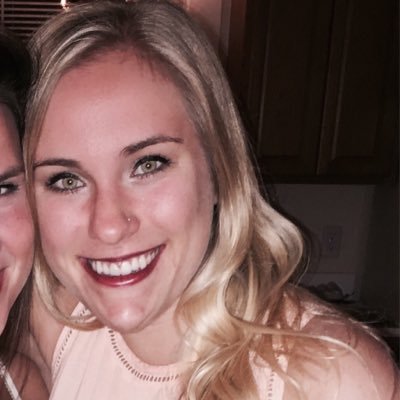 Profile Picture of Alexa Rowe (@alexarowe) on Twitter