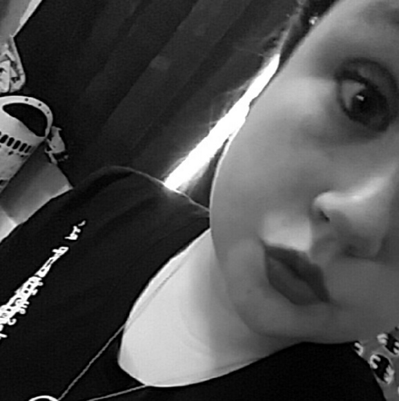 Profile Picture of Bryanna Coco (@bryanna_coco060) on Poshmark