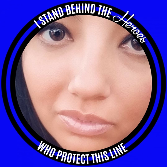 Profile Picture of Dina Eikosidekas (@dina2010) on Poshmark