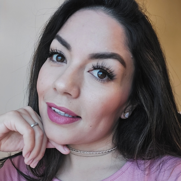 Profile Picture of Albita Vasquez (@nenis1217) on Poshmark