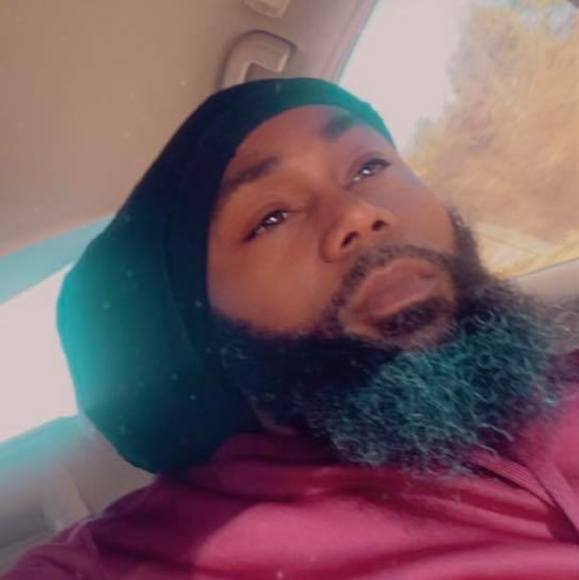 Profile Picture of Sadiq Sadiq (@sadiqsadiq) on Poshmark