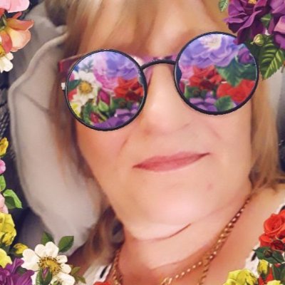 Profile Picture of Lynda Logue (@LogueLynda) on Twitter