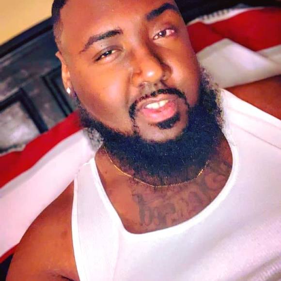 Profile Picture of Glennieboii Davis-singleton (@glennieboiid) on Poshmark