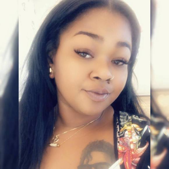 Profile Picture of Tasha Hinton (@tashahinton) on Poshmark