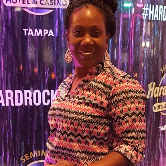 Profile Picture of Shandricka Dowdy (@mzdrickadowdy) on Poshmark