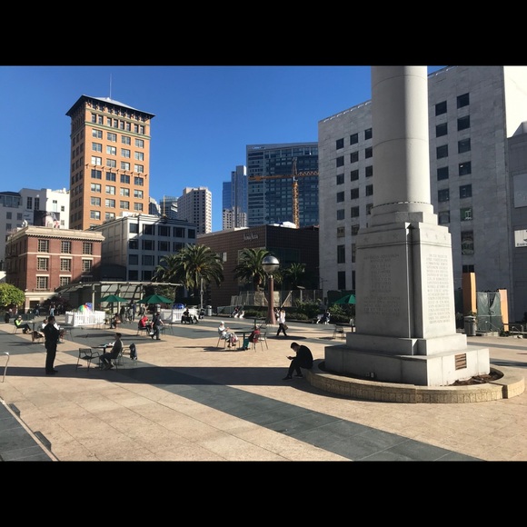 Profile Picture of Simon Yoo (@simonyoo) on Poshmark