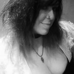 Profile Picture of laura donald (@handmademaiden) on Instagram