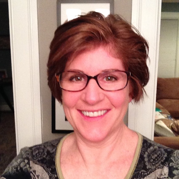 Profile Picture of Carolyn Gould (@cgould001) on Poshmark