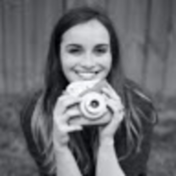 Profile Picture of Dominique Holliday (@dominiquehol931) on Poshmark