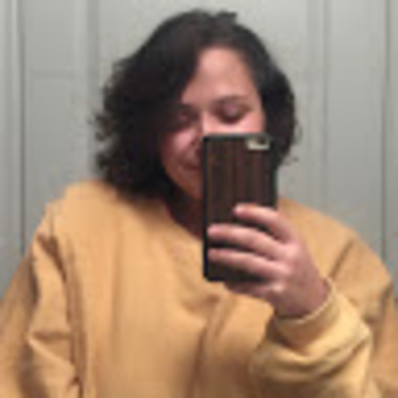 Profile Picture of Gabrielle Scott (@scottngabrielle) on Poshmark