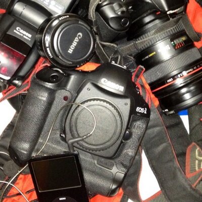 Profile Picture of Louie(Keith)Abigail (@rockfingrz) on Twitter