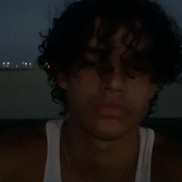 Profile Picture of Abdiel Bruzon (@abdielbruzon) on Poshmark
