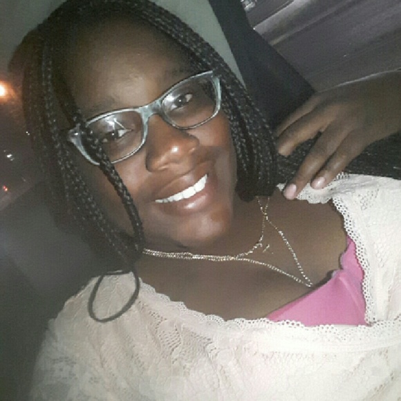 Profile Picture of Raven Connor (@rconnor101) on Poshmark