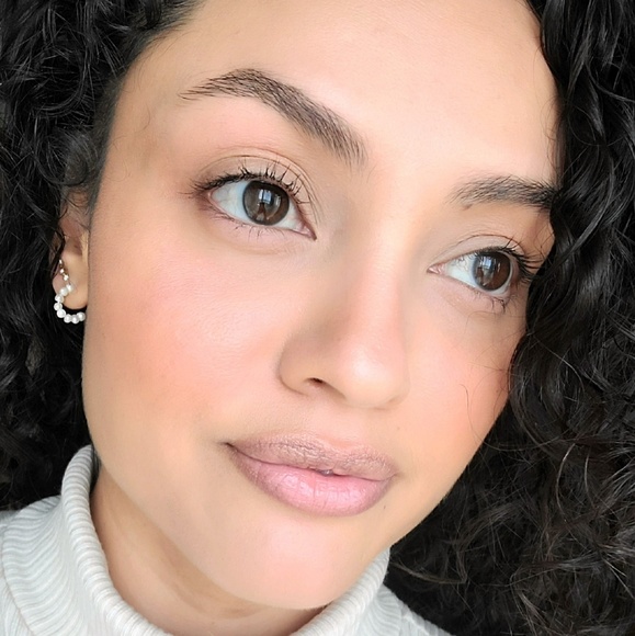 Profile Picture of Alex Yanez (@clothingreels) on Poshmark