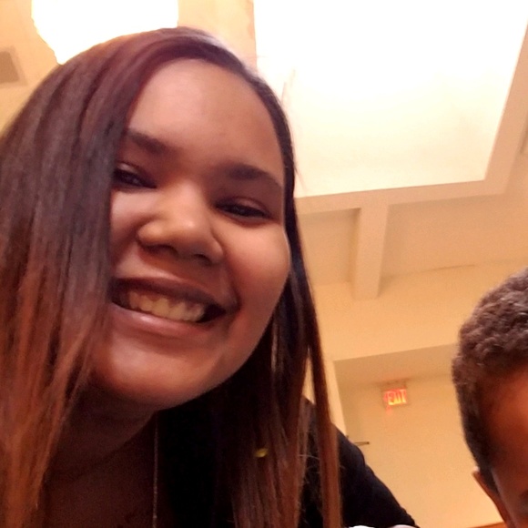 Profile Picture of Tanya Whitfield (@twhitfield613) on Poshmark