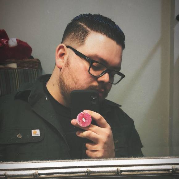 Profile Picture of Luis Aceves (@kylomar) on Poshmark