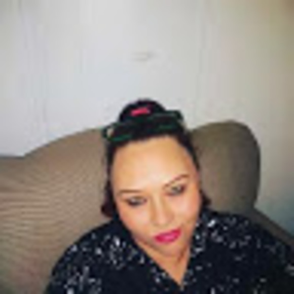 Profile Picture of Heather Mcglashan (@hsummerville80) on Poshmark