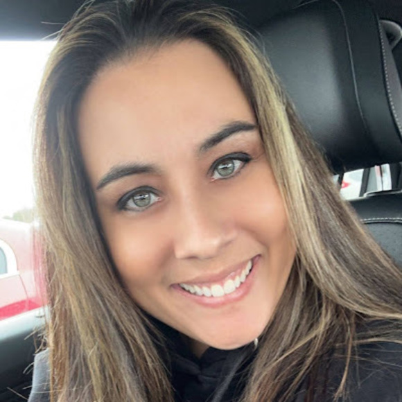 Profile Picture of Jenni Immel (@jenniimmel1) on Poshmark