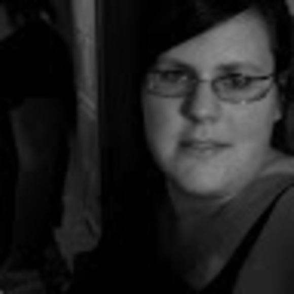 Profile Picture of Stéphanie Bernet (@stilune) on Poshmark