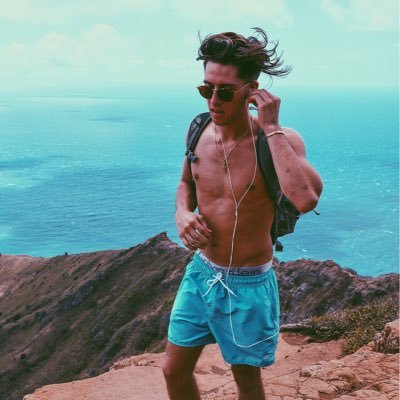 Profile Picture of Antwan (@a_mintrone) on Twitter