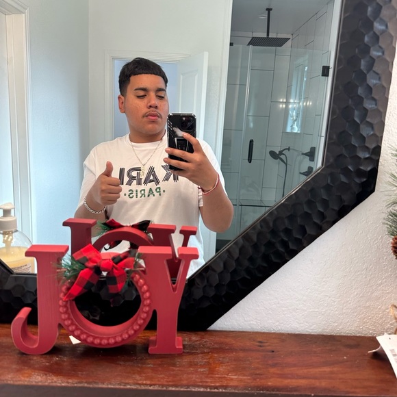 Profile Picture of Jefferson Minero (@jeffersonminero) on Poshmark