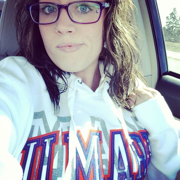 Profile Picture of Jeni Betsill (@jencollins) on Poshmark