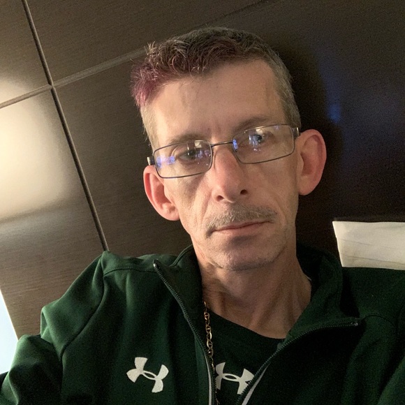 Profile Picture of Robert Smartt (@smarttrobert) on Poshmark