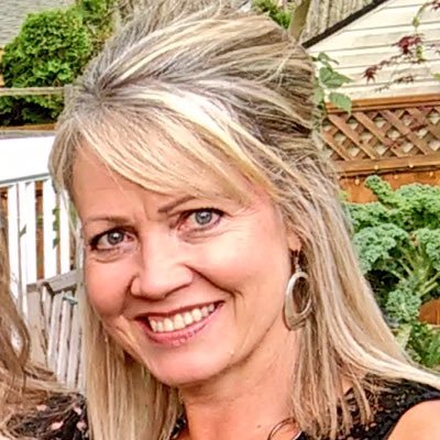 Profile Picture of Debbie Born (@debbieborn1) on Twitter