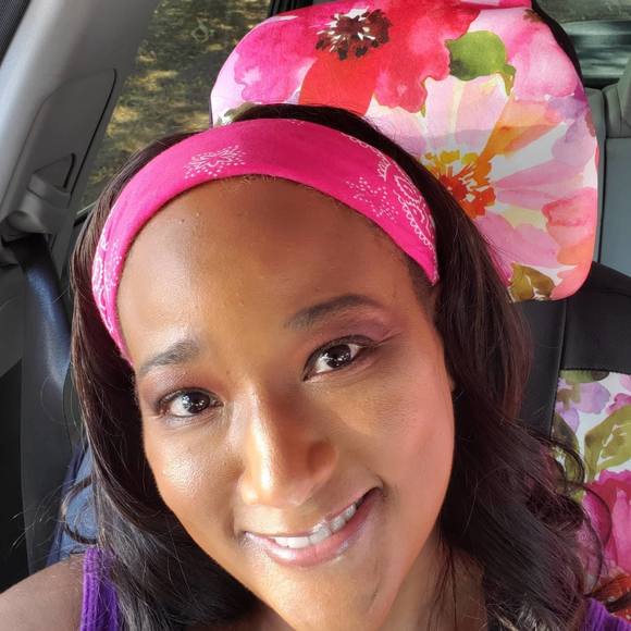 Profile Picture of Arika Johnson (@arika_johnson) on Poshmark
