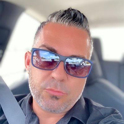Profile Picture of DerekMoniz (@moniz_derek) on Twitter