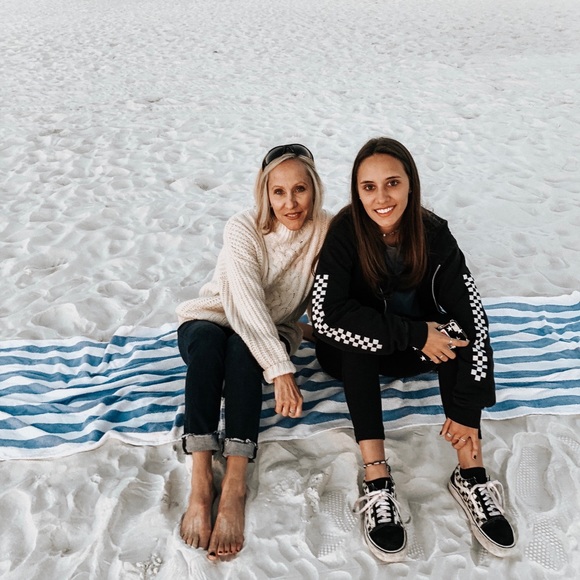 Profile Picture of Madie Tavolacci (@madietavolacci) on Poshmark