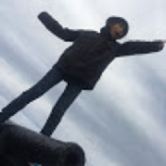 Profile Picture of Hugo Chang (@hugohankook) on Poshmark
