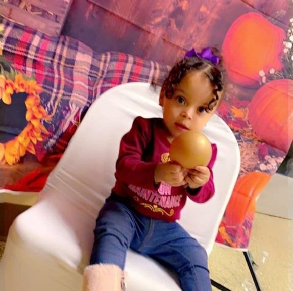 Profile Picture of Alexia Ayala (@ayalaalexia84) on Poshmark