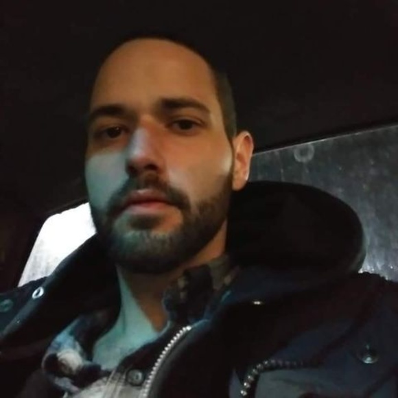 Profile Picture of Dempsey Dempsey (@dempseydempsey) on Poshmark