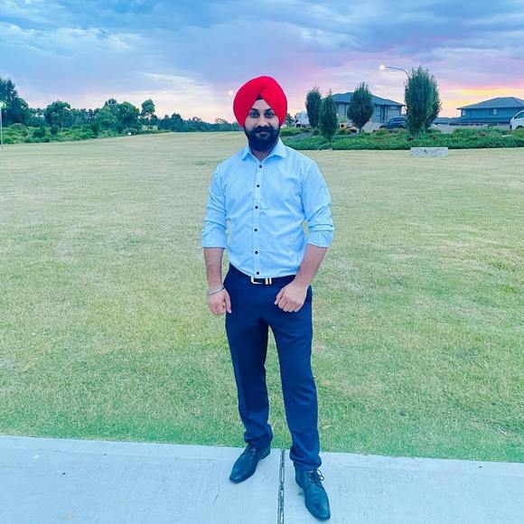 Profile Picture of Singh Gundeep (@gkgoldy906) on Poshmark