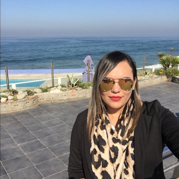 Profile Picture of Isabel Palma (@isabel_palma) on Poshmark