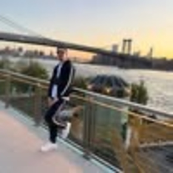 Profile Picture of Selmani Selmani (@selsofiane31) on Poshmark