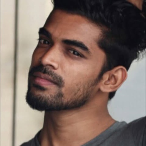 Profile Picture of Jon Hayes (@hayesjon728) on Poshmark