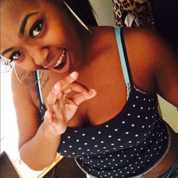 Profile Picture of Crystal Stevens (@kceem) on Poshmark