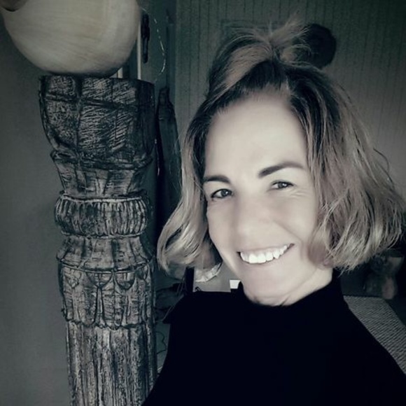 Profile Picture of Jen Langmead (@lalangers) on Poshmark