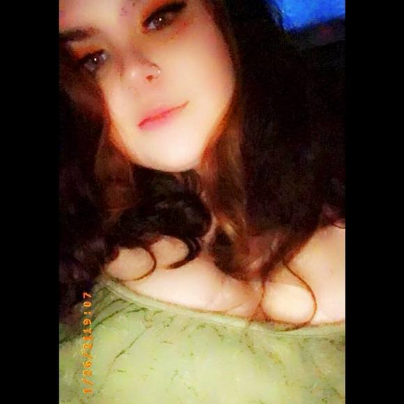 Profile Picture of Maddie Teneyck (@maddiet420420) on Poshmark