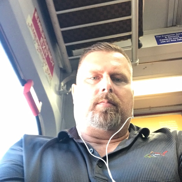 Profile Picture of Thomas Hirsch (@tom6507) on Poshmark
