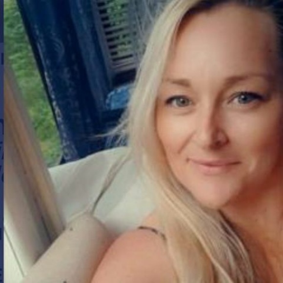 Profile Picture of Carlee Mclune (@carleemclune) on Poshmark