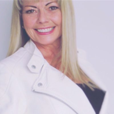 Profile Picture of Michelle (@MBerniceLarkam) on Twitter