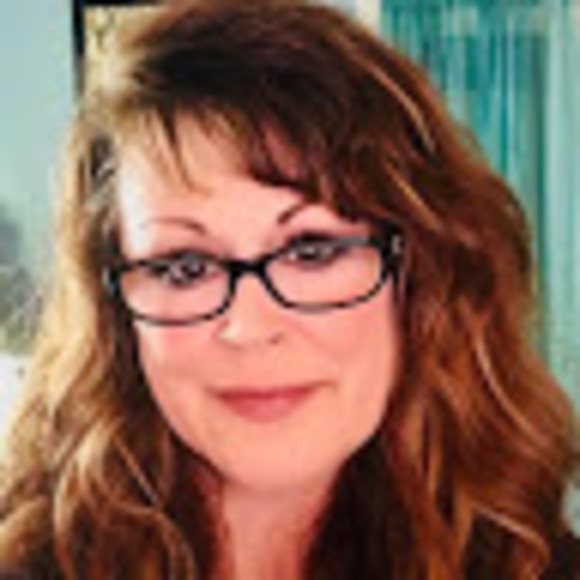 Profile Picture of Tracy Dusseau (@dusseat) on Poshmark