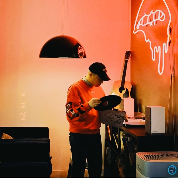 Profile Picture of Calvin Choi (@calvinchoi) on Poshmark